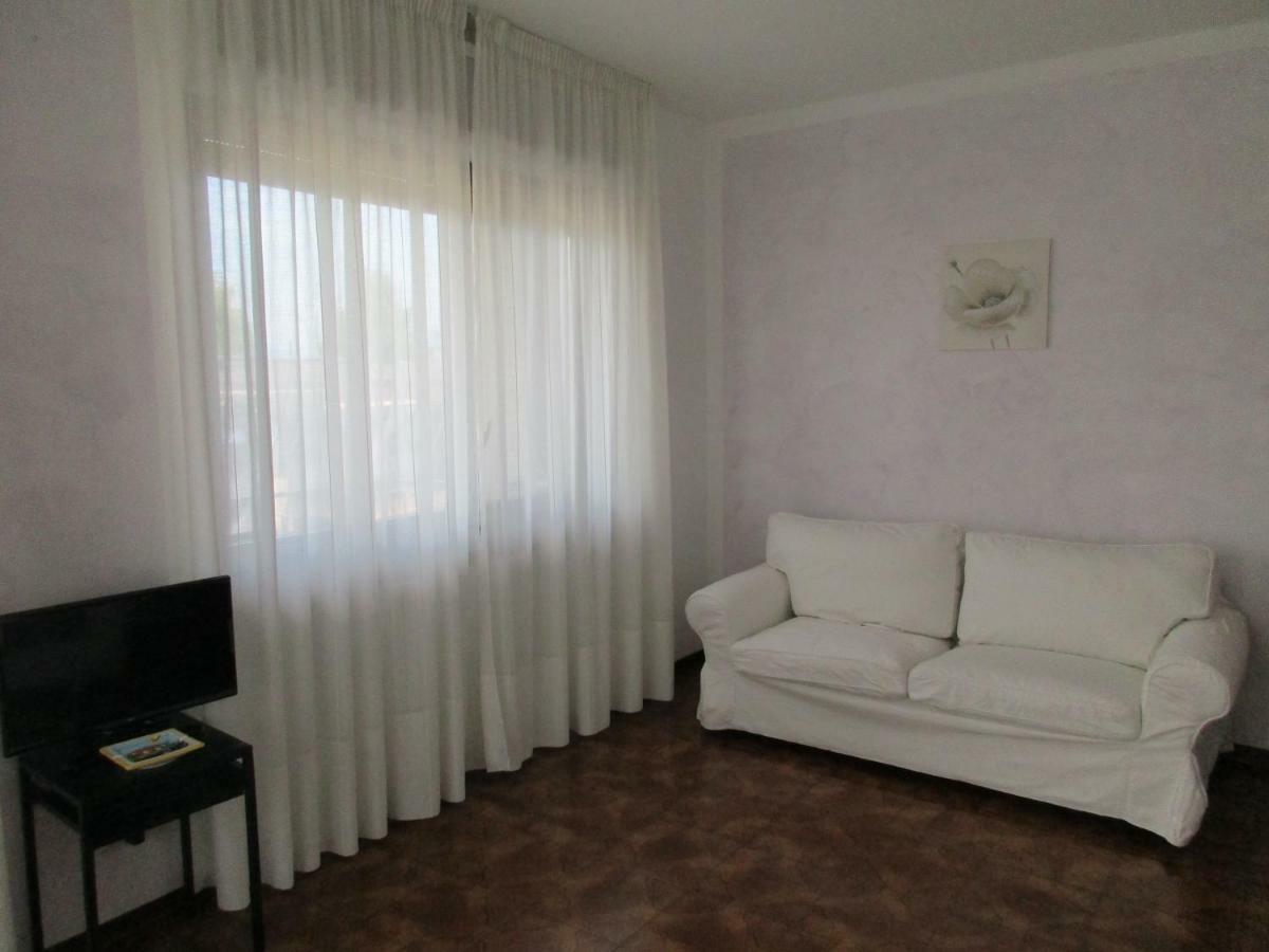 Red Rose Apartment Стреза Екстериор снимка