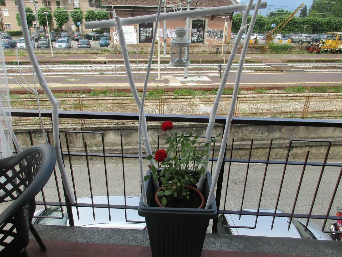 Red Rose Apartment Стреза Екстериор снимка