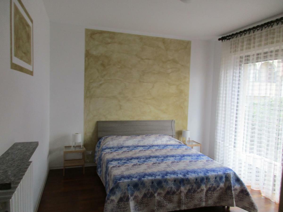 Red Rose Apartment Стреза Екстериор снимка